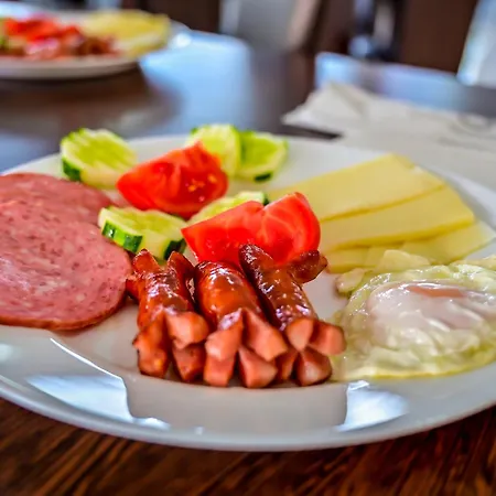 Obelisc 2* Костинешти