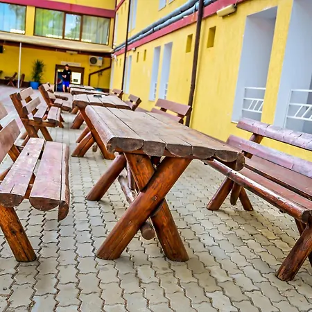 Отель Obelisc 2*